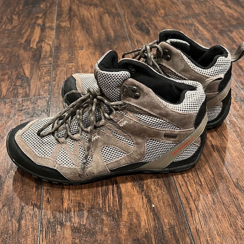 Merrell Hiking Shoes‎ Size 10.5 Brindle Red Clay in GUC great for outdoor lovers